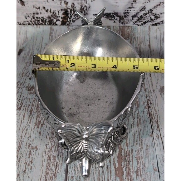 Arthur Court Gravy Boat with Ladle / Butterfly Motif  1999 - 10 in by 5 in - Picture 11 of 17